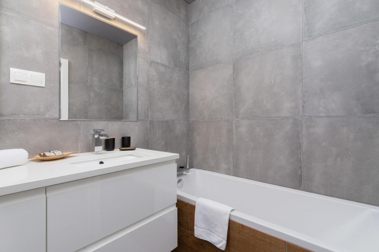 Krowodrza Apartment Premium With Balcony By Renters Prestige Krakow Ngoại thất bức ảnh